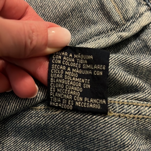 Button down Jean jacket size small - Picture 9 of 10